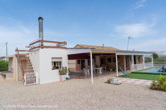  AMPLIO CHALET CON PARCELA DE MÁS DE 11.000M2 EN LA ZONA DE LOS YAGUES (ORIHUELA-LA MATANZA) - ALICA 