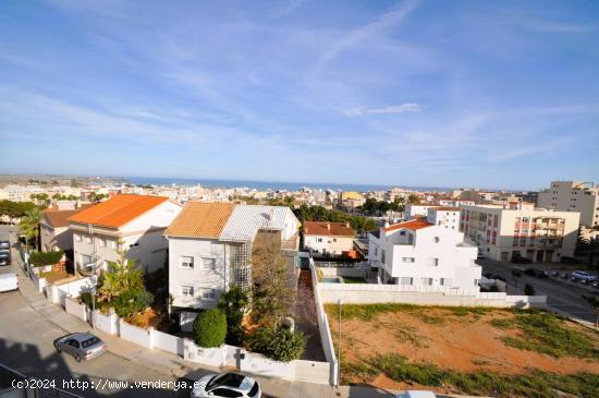  CASA ADOSADA DE 4 HABITACIONES CON GRAN ALMACEN - TARRAGONA 