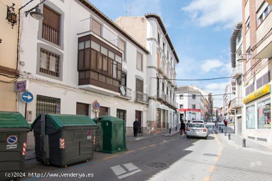 Escpecatcular Casa- Edficicio en el Centro de Baza - GRANADA