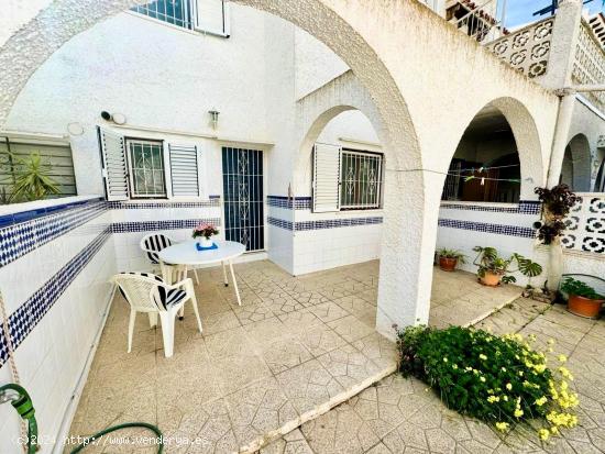 BONITO ADOSADO EN CALAS BLANCAS DE 3 HABITACIONES!! - ALICANTE