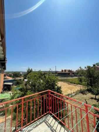 CASA CON AMPLIO TERRENO en SARIEGOS - LEON