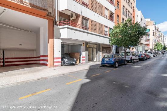  PLAZA DE GARAJE DOBLE EN ZONA CALETA-PAJARITOS - GRANADA 