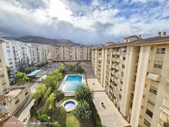  ¡ESTUPENDO PISO CON PISCINA Y GARAJE EN PRIMERA FASE DE BULEVAR! ¡Residencial Gran Avenida! - JAEN 