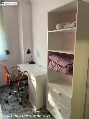 SE ALQUILAN DOS HABITACIONES PARA ESTUDIANTES ! - VALENCIA