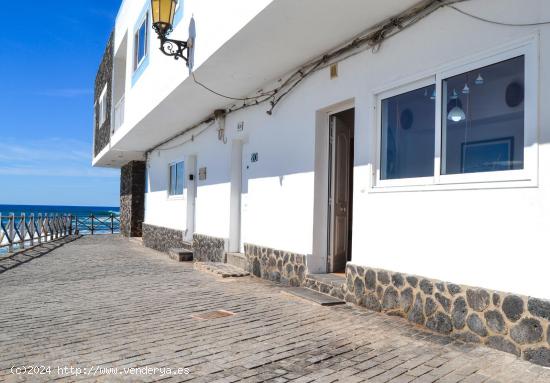 Apartamento en primera línea en venta en el muelle antiguo de El Cotillo - LAS PALMAS