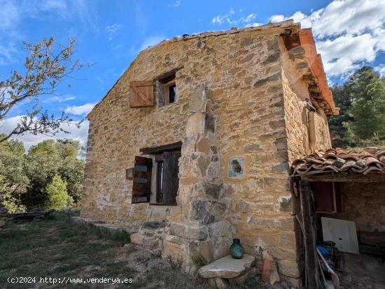 Finca rústica con masía en Valderrobres - TERUEL