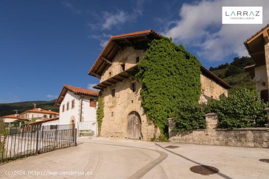 Casa de pueblo con estructura reformada - NAVARRA