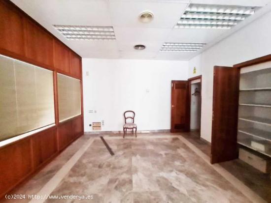 EN VENTA LOCAL COMERCIAL EN NOVELDA , ZONA TRAVESÍA - ALICANTE