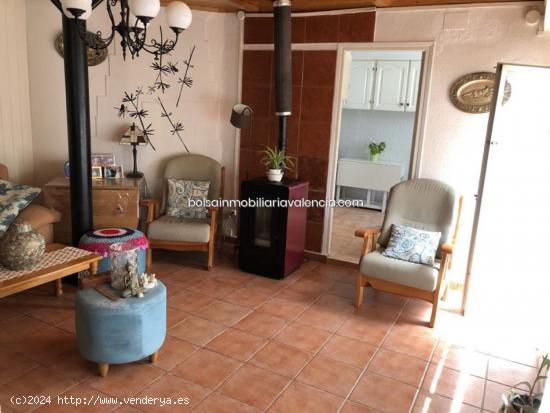 Casa Rural. Se puede comprar como casa normal o como casa rural. 9 habitaciones. Rentable. - VALENCI