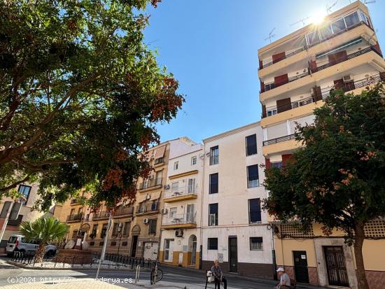 Piso en venta en Calle Capuchinos, en el corazón de Málaga! - MALAGA