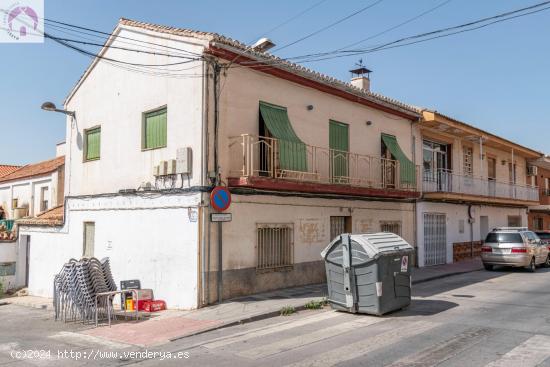 Casa en esquina en el centro de La Zubia - GRANADA