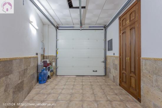 Se vende esta increíble casa   en unas de las zonas mas cotizadas de maracena - GRANADA