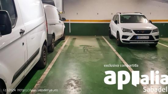  PARKING DE 2 PLAZAS EN C. GURREA/ SALLARES I PLA DE SABADELL - BARCELONA 