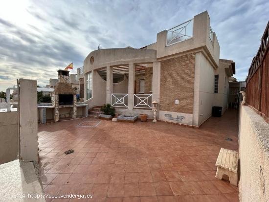  SE VENDE ADOSADO DE 3 DORMITORIOS 2 BAÑOS EN PLAYA FLAMENCA ( ORIHUELA COSTA) - ALICANTE 