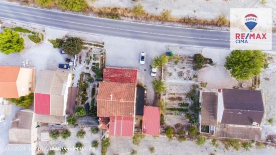 CASA CON OPCION A NEGOCIO O SEGUNDA VIVIENDA - GRANADA