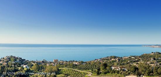  Terreno edificable con espectaculares vistas al mar - Benalmádena Pueblo - MALAGA 