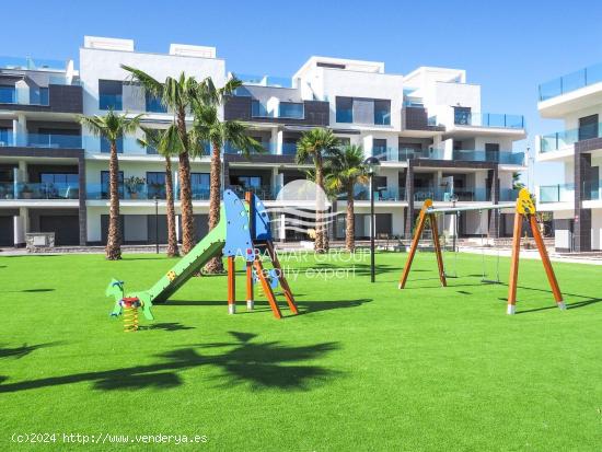 Apartamento de 3 dormitorios en   Oasis Beach , Guardamar del Segura - ALICANTE