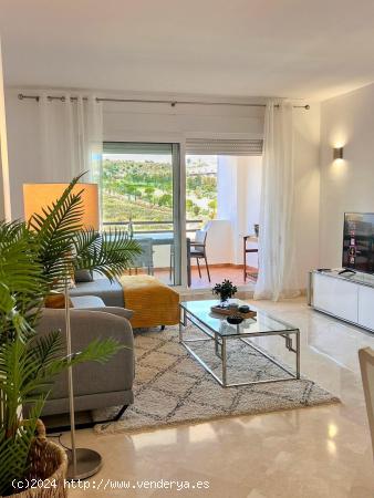  ALQUILER VACACIONAL DE 3 DORMITORIOS CON VISTA AL GOLF - MALAGA 