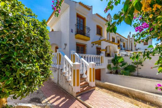  Moderno Dúplex Adosado en Los Altos con Piscina y Garaje Subterráneo - ALICANTE 