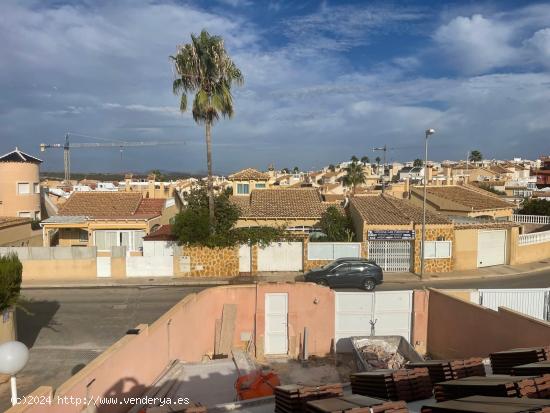 CHALET EN CONSTRUCCIÓN EN LOS ALTOS, LOS BALCONES CON PISCINA Y SOLÁRIUM - ALICANTE