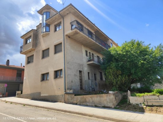 Unifamiliar adosada en venta  en Olot - Girona