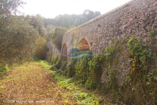 Espectacular villa con acueducto romano