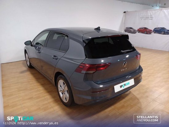 Volkswagen Golf   1.0 eTSI 81kW (110CV) DSG Life - Madrid