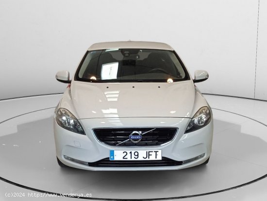 Volvo V40 Kinetic - Pamplona