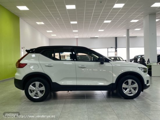 Volvo XC40 1.5 T2 Momentum Core de 2021 con 40.000 Km por 25.800 EUR. en Malaga