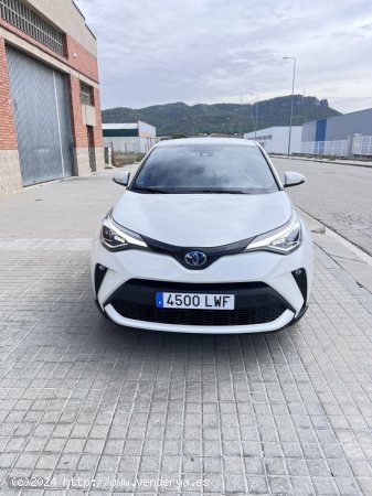  Toyota C-HR 1.8 140H Advance de 2022 con 43.000 Km por 23.400 EUR. en Barcelona 