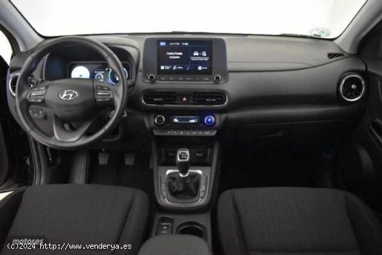 Hyundai Kona 1.0 TGDI Maxx 4x2 de 2023 con 22.014 Km por 19.800 EUR. en Huelva