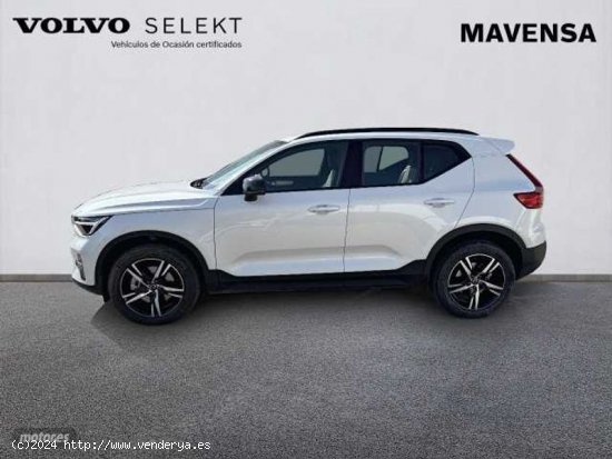 Volvo XC40 Plus, B3 mild hybrid, Gasolina, Dark de 2023 con 22.955 Km por 37.900 EUR. en Badajoz