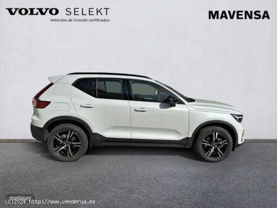 Volvo XC40 Plus, B3 mild hybrid, Gasolina, Dark de 2023 con 22.955 Km por 37.900 EUR. en Badajoz