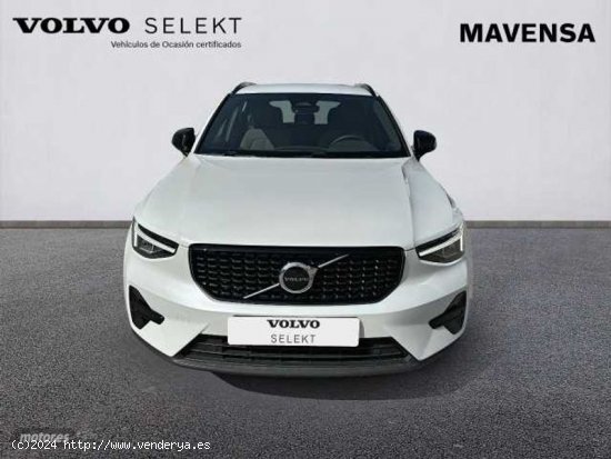 Volvo XC40 Plus, B3 mild hybrid, Gasolina, Dark de 2023 con 22.955 Km por 37.900 EUR. en Badajoz