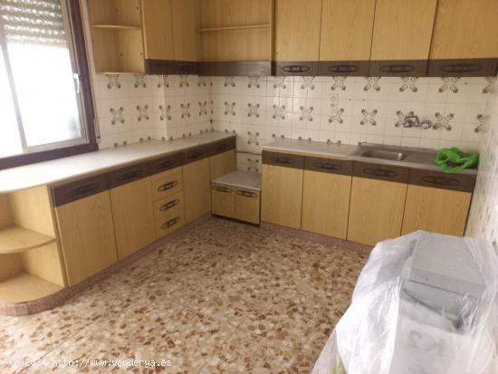 GRAN PISO EN VENTA EN ADRA - ALMERIA