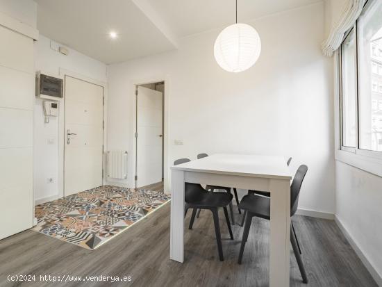 ENCANTADOR APARTAMENTO EN SANS - BARCELONA