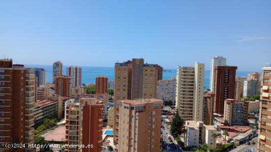  Reformado piso de esquina con gran terraza, garaje y trastero  en zona Levante. - ALICANTE 