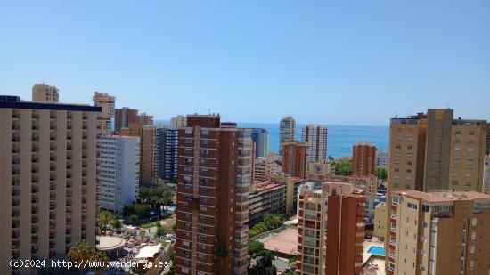 Reformado piso de esquina con gran terraza, garaje y trastero  en zona Levante. - ALICANTE