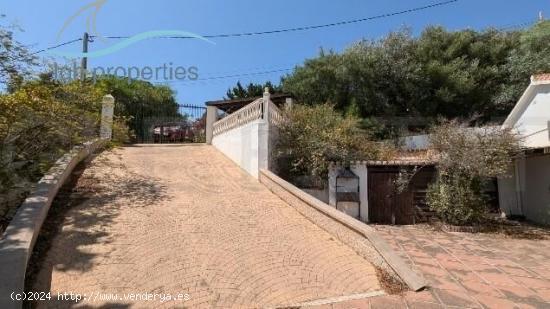 PRECIOSA VILLA DE 3 DORMITORIOS EN CAMPO DE MIJAS CON TRASTERO Y PISCINA - MALAGA