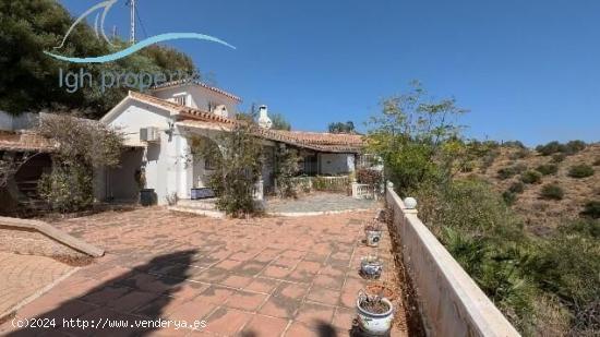 PRECIOSA VILLA DE 3 DORMITORIOS EN CAMPO DE MIJAS CON TRASTERO Y PISCINA - MALAGA