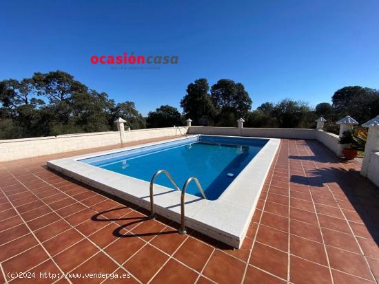 FANTASTICA PARCELA CON VIVIENDA Y PISCINA - CORDOBA