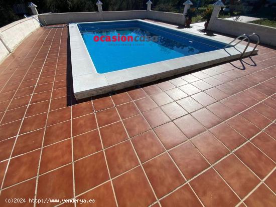 FANTASTICA PARCELA CON VIVIENDA Y PISCINA - CORDOBA