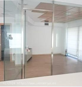 Local comercial de 180 m2, situado en la Avenida de Dílar. - GRANADA