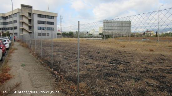 SOLAR INDUSTRIAL EN SON FUSTER, PALMA - BALEARES