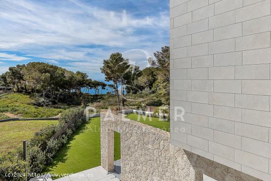 Moderno chalet con vistas al mar en Puig de Ros - BALEARES