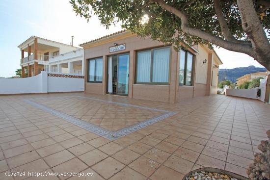  CHALET PAREADO EN PRIMERA LINEA EN LES DEVESES - ALICANTE 