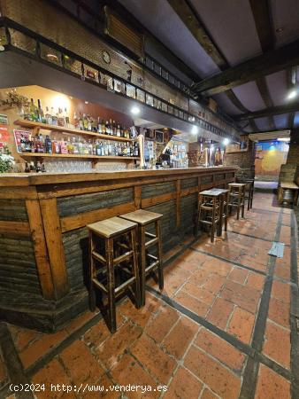 SOLOBAR VENDE BAR Y PISO EN EL CASCO VIEJO DE PAMPLONA - NAVARRA