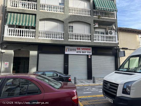 LOCAL COMERCIAL EN PLENA AVENIDA DE ANDALUCÍA - GRANADA