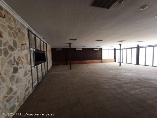 LOCAL COMERCIAL EN PLAYA DE ALCUDIA - BALEARES