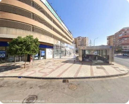  Blanhogar vende excelente plaza de garaje en Av. Velázquez. - MALAGA 